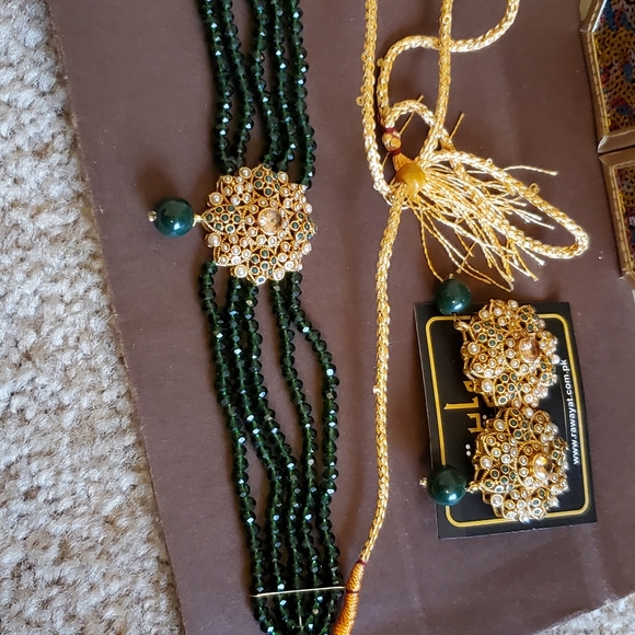 Pakistani green crystal choker set - Picture 5 of 5